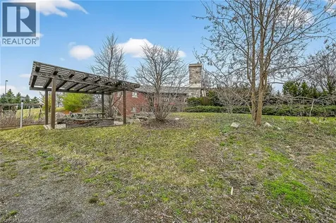 393 Old Onondaga Road East Brantford ON N3T 5L4