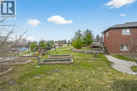 393 Old Onondaga Road East Brantford ON N3T 5L4