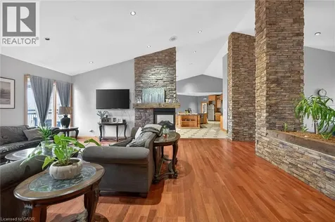 393 Old Onondaga Road East Brantford ON N3T 5L4
