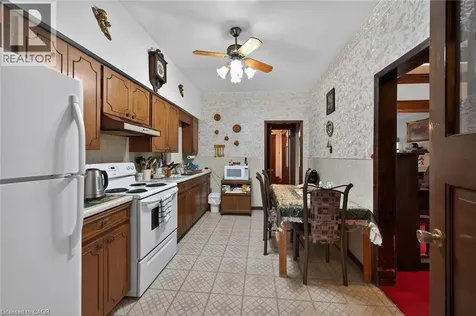 96 Barnesdale Boulevard South Hamilton ON L8M 2V6