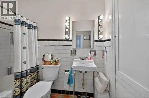 96 Barnesdale Boulevard South Hamilton ON L8M 2V6