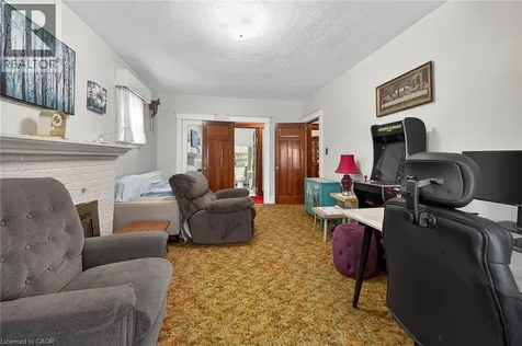 96 Barnesdale Boulevard South Hamilton ON L8M 2V6