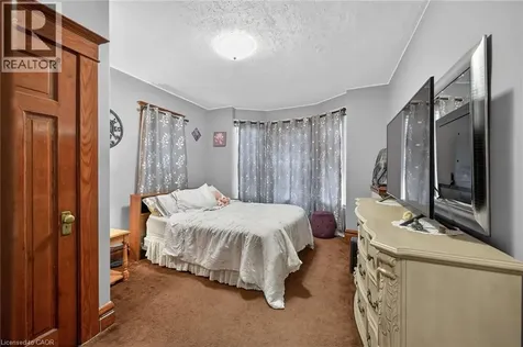 96 Barnesdale Boulevard South Hamilton ON L8M 2V6