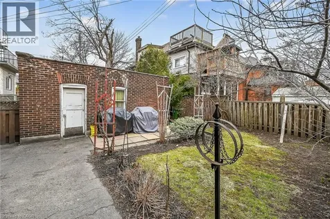 96 Barnesdale Boulevard South Hamilton ON L8M 2V6