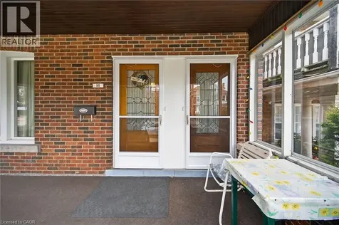 96 Barnesdale Boulevard South Hamilton ON L8M 2V6