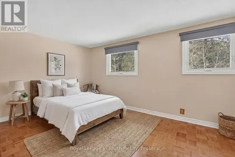 23 Duquette Court Tiny ON L9M 0H3