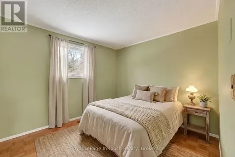 23 Duquette Court Tiny ON L9M 0H3