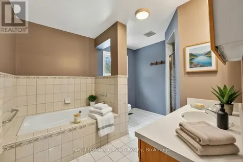 23 Duquette Court Tiny ON L9M 0H3