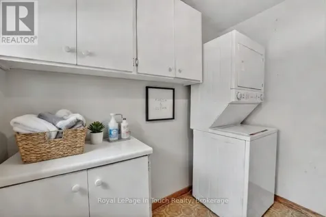 23 Duquette Court Tiny ON L9M 0H3