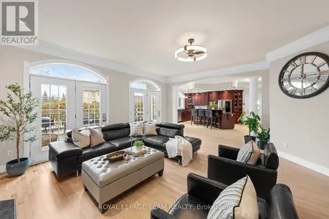5440 Wadell Court Ottawa ON K4M 1L3