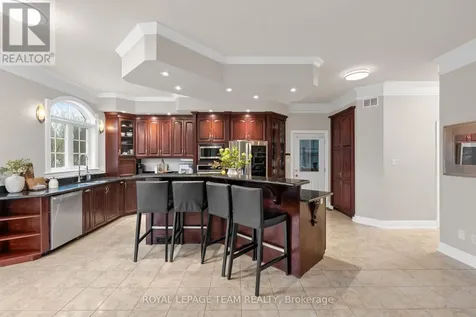 5440 Wadell Court Ottawa ON K4M 1L3