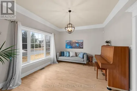 5440 Wadell Court Ottawa ON K4M 1L3