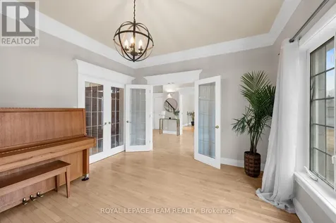 5440 Wadell Court Ottawa ON K4M 1L3