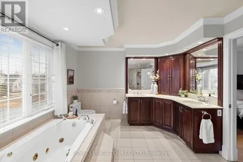 5440 Wadell Court Ottawa ON K4M 1L3