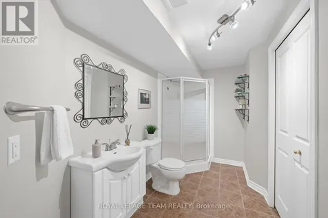 5440 Wadell Court Ottawa ON K4M 1L3