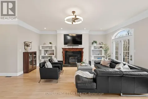 5440 Wadell Court Ottawa ON K4M 1L3