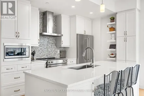 110 Cortile Private Ottawa ON K1V 2S8