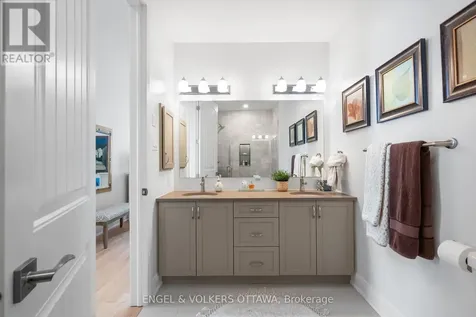 110 Cortile Private Ottawa ON K1V 2S8