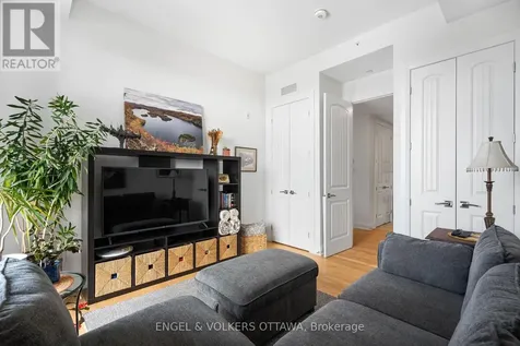 110 Cortile Private Ottawa ON K1V 2S8