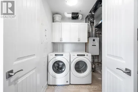 110 Cortile Private Ottawa ON K1V 2S8