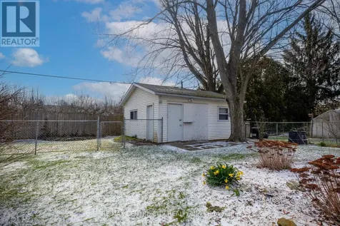 72 Elmwood Avenue Central Elgin ON N5R 4Z7