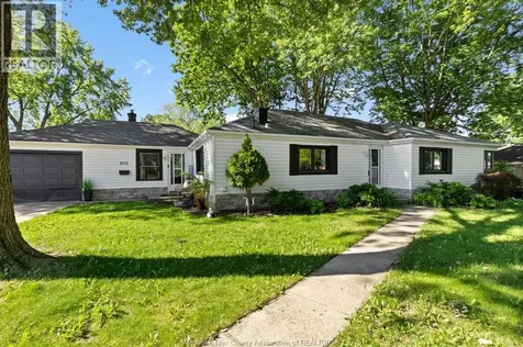 805 Roselawn Windsor ON N9E 2B3