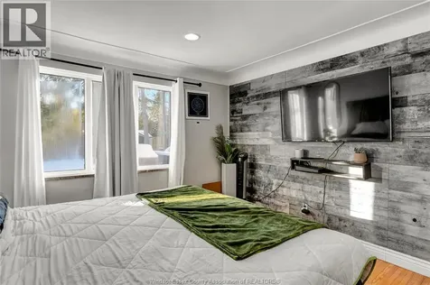 805 Roselawn Windsor ON N9E 2B3
