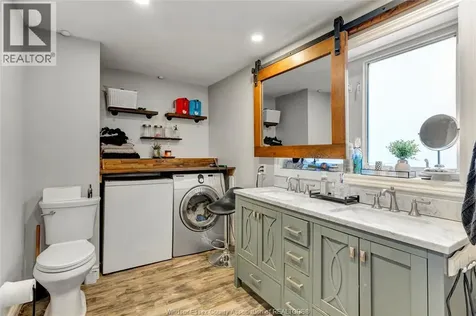 805 Roselawn Windsor ON N9E 2B3