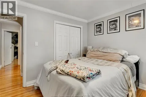 805 Roselawn Windsor ON N9E 2B3
