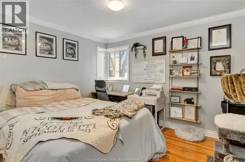 805 Roselawn Windsor ON N9E 2B3