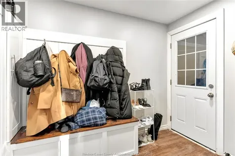 805 Roselawn Windsor ON N9E 2B3