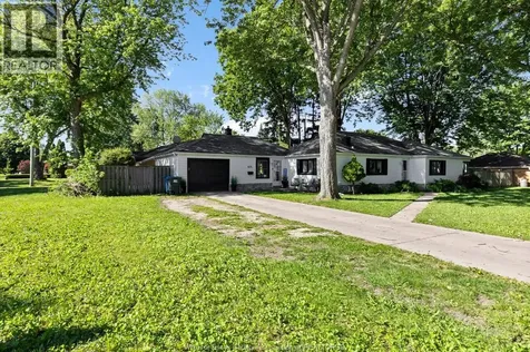 805 Roselawn Windsor ON N9E 2B3