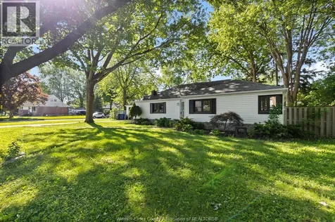 805 Roselawn Windsor ON N9E 2B3