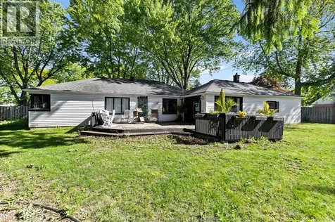 805 Roselawn Windsor ON N9E 2B3