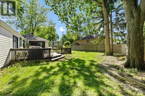 805 Roselawn Windsor ON N9E 2B3