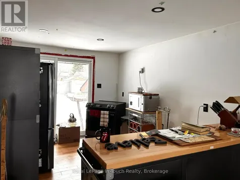 26 Dundee Drive Tiny ON L9M 0B3