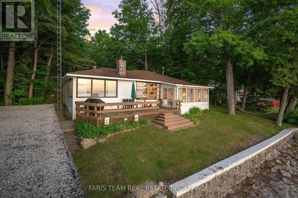 1697 Champlain Road Tiny ON L9M 0E3