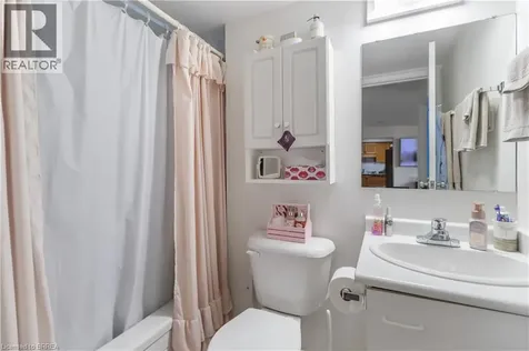9 Bonheur Court Brantford ON N3P 1Z5