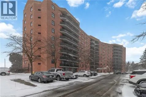 9 Bonheur Court Brantford ON N3P 1Z5
