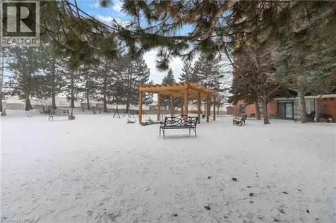 9 Bonheur Court Brantford ON N3P 1Z5