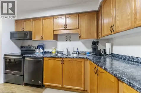 9 Bonheur Court Brantford ON N3P 1Z5
