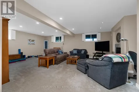 2710 Portage Trail Springwater ON L9X 0J3