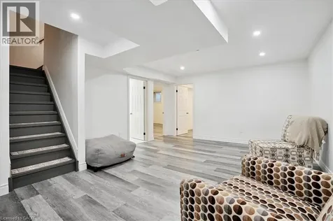95 Hemlock Way Grimsby ON L3M 0A9