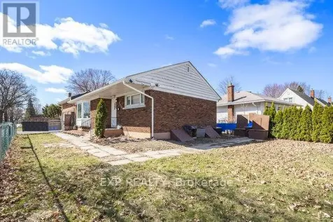 2024 Othello Avenue Ottawa ON K1G 2A6