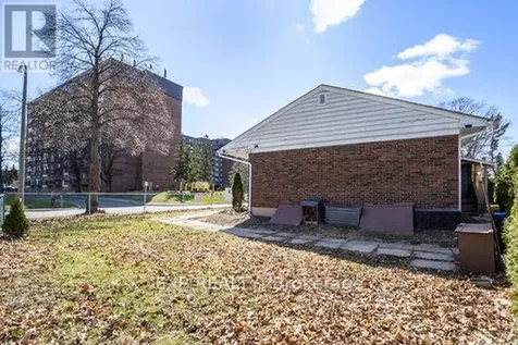 2024 Othello Avenue Ottawa ON K1G 2A6