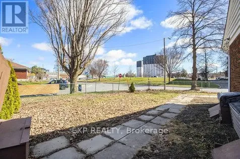 2024 Othello Avenue Ottawa ON K1G 2A6