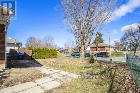 2024 Othello Avenue Ottawa ON K1G 2A6