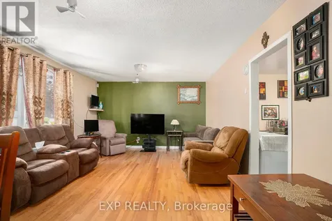 2024 Othello Avenue Ottawa ON K1G 2A6