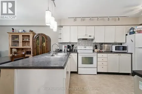 10 Mulligan Lane Wasaga Beach ON L9Z 1C4