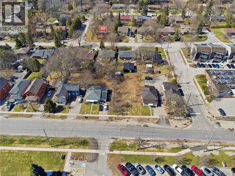 33 College Avenue West Guelph ON N1G 1R8